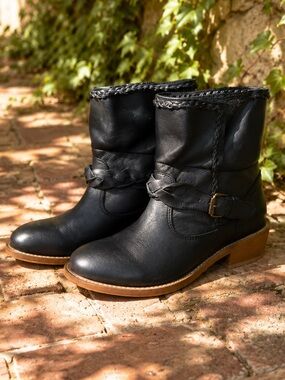 MUSSE & CLOUD Black Leather Slouch Biker Moto Boots with Braid Detail, 7